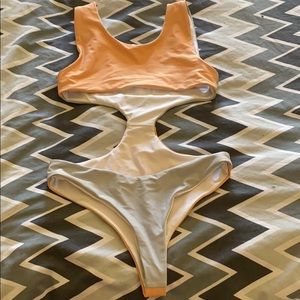 Irreversiable cutout bikini
